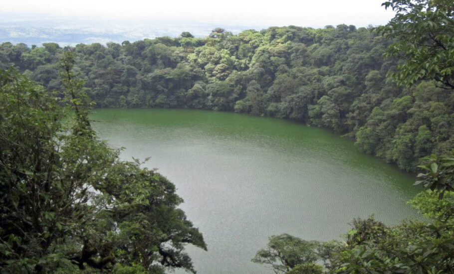 Cerro Chato. Foto por James St. John. Wikimedia Commons.