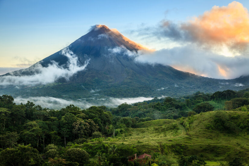 Parque Nacional Volcán Arenal. Foto por Depositphotos.