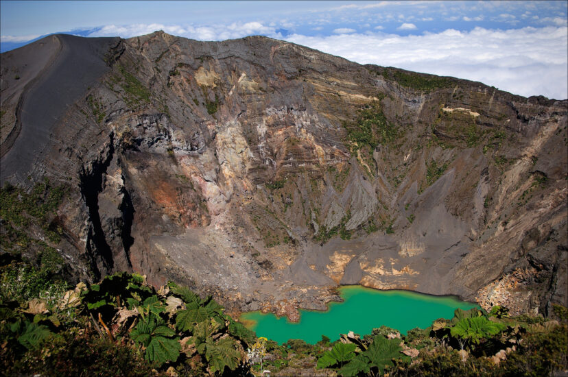 Visita el volcán Irazú. Foto por Depositphotos.