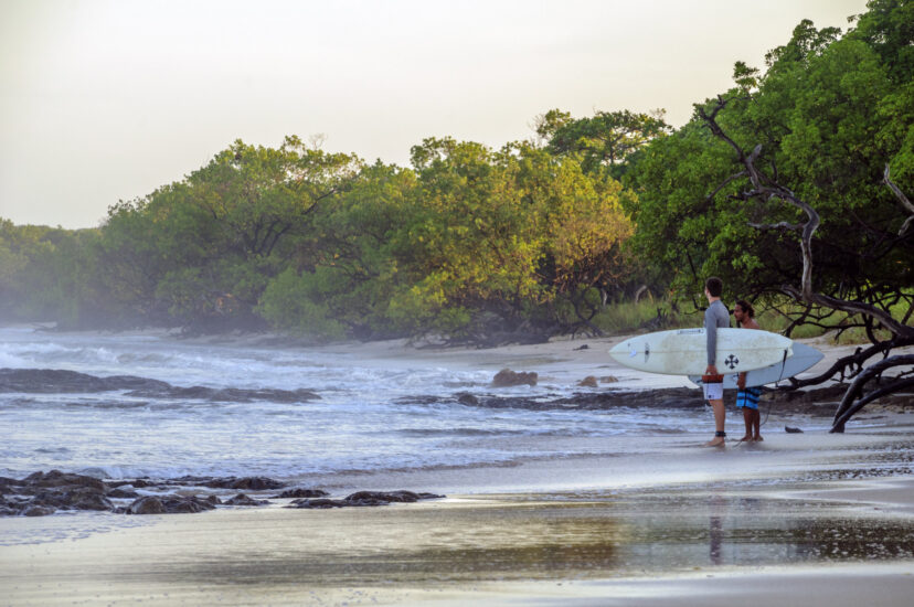 Playa Avellanas, paraíso de surfistas. Foto de BirdsEyePix. Flickr.