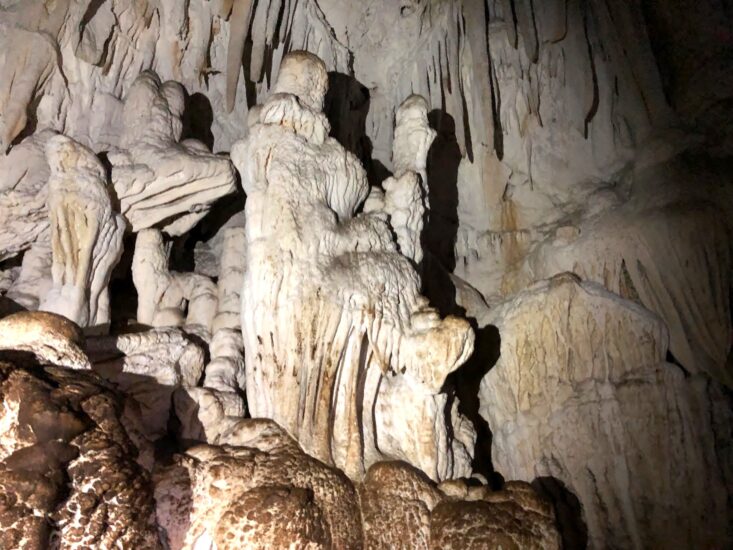 Cueva Terciopelo en Parque Nacional Barra Honda. Foto por Tony Fernandez. Flickr.