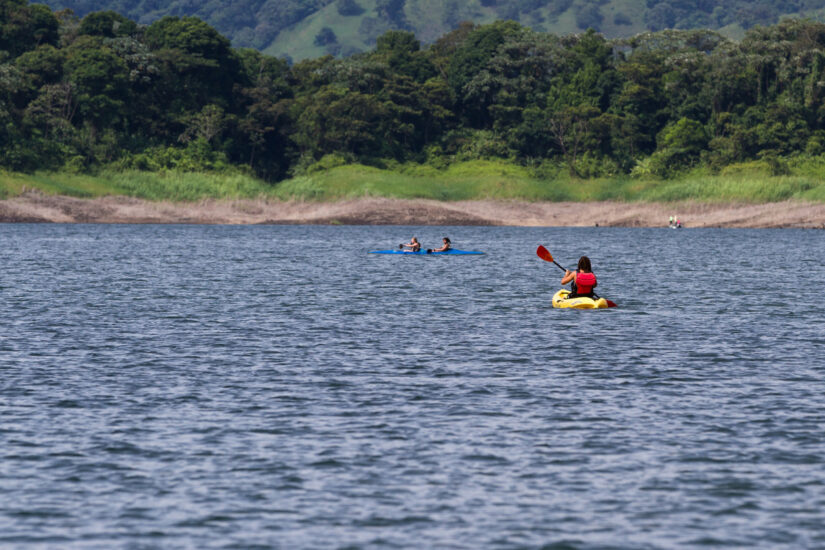 Lago Arenal en Costa Rica. Foto por Depositphotos.