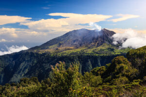 Volcán Turrialba. Foto por Depositphotos.