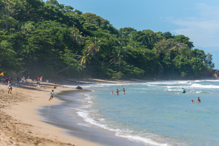 Playa Cocles: Qué ver en este destino paradisíaco