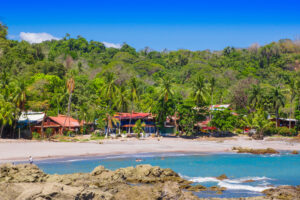 Playa Montezuma en Costa rica. Foto por Depositphotos.